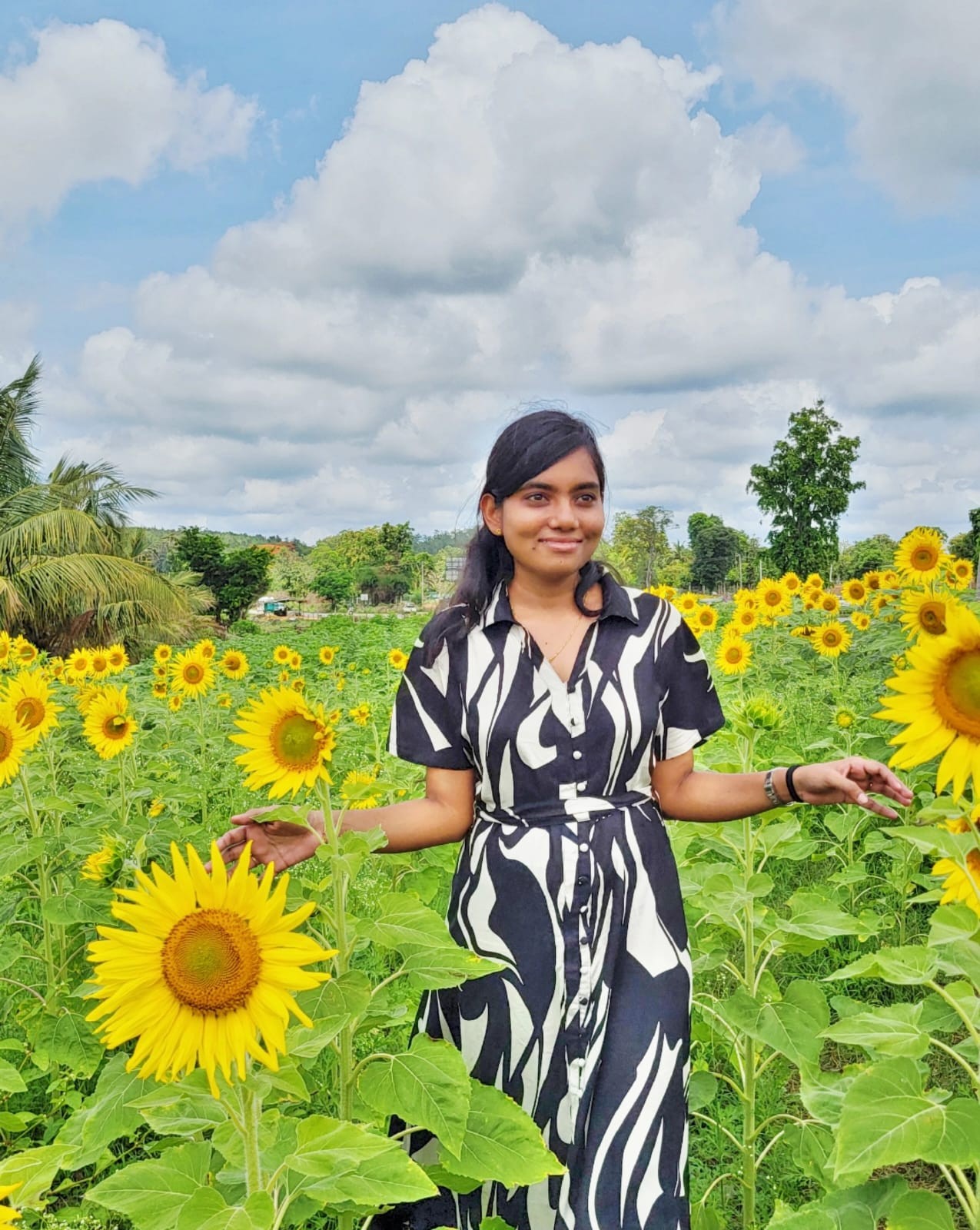 AARTHI M
